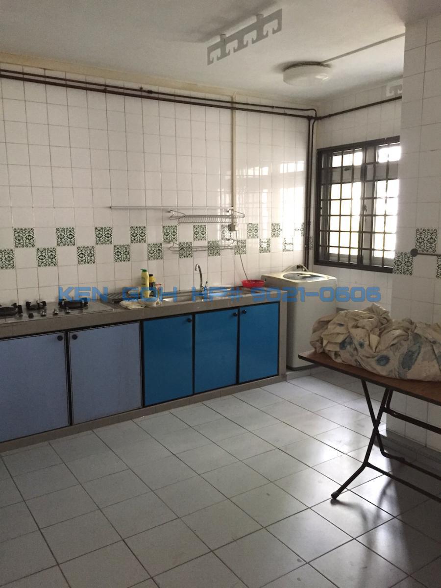 Blk 842 Jurong West Street 81 (Jurong West), HDB Executive #82438542